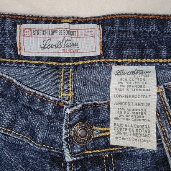 Levi Womens Blue Jeans - Picture 2 of 3